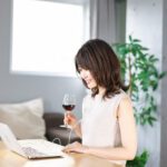 オンラインキャバクラとは？メリットや働く方法・流れなどを解説