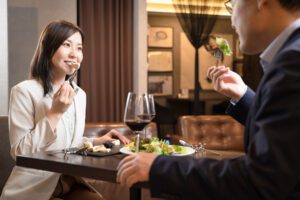 同伴とアフターの違いは?キャバクラ初心者に分かりやすく解説!
