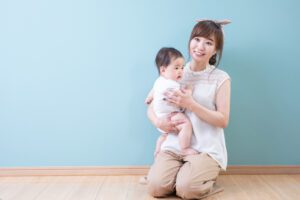 キャバ嬢はシングルマザーでもできる？働くメリットや注意点を解説