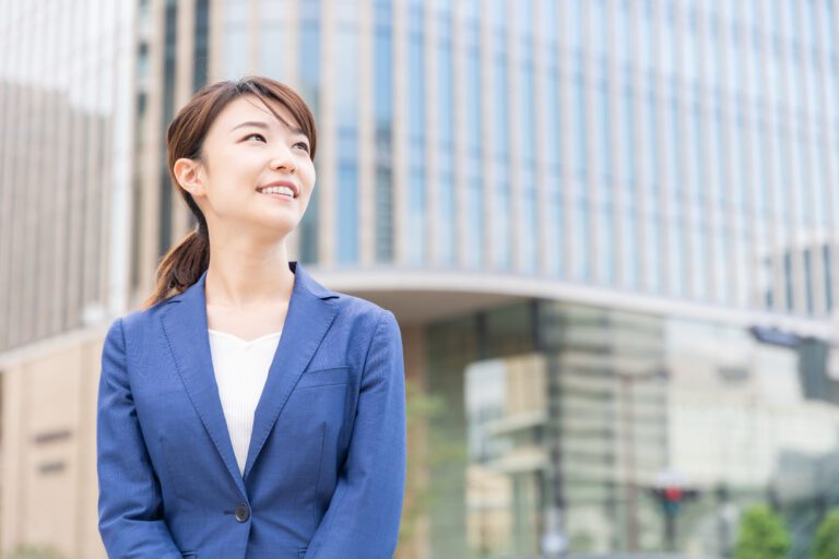 キャバ嬢が転職して昼職で働くには？おすすめ職種や心構えを解説