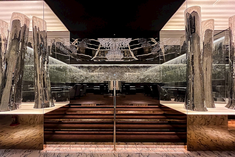 六本木のキャバクラおすすめ40選 31位 XEE