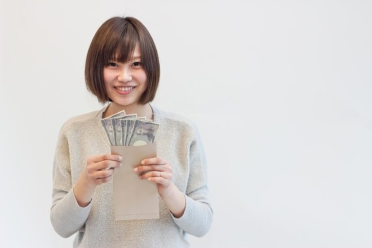 キャバクラのバック制度を解説！種類や稼ぐコツは？