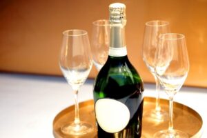 キャバクラはテーブルマナーが大事！覚えておくべき一覧を解説