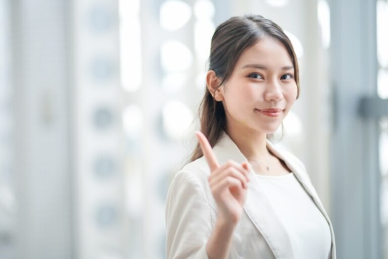 キャバスーツとは？種類やメリット、おすすめ通販サイトを解説！