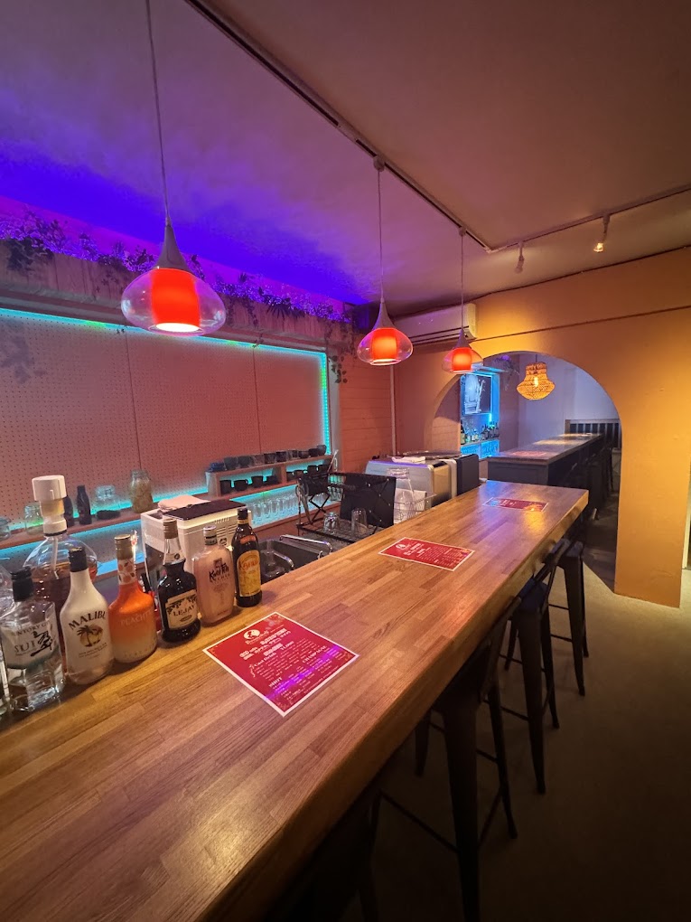 北谷町のキャバクラ、ガールズバー、スナックTOP７！！第3位　 Girls Bar ビーチガールズ