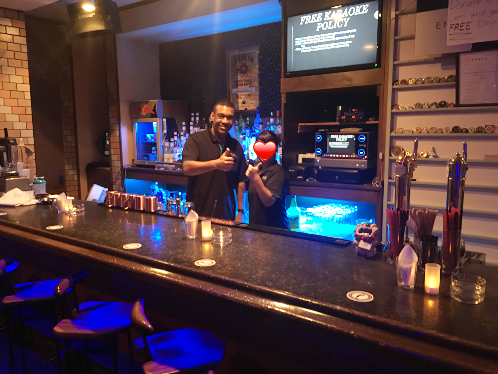 北谷町のキャバクラ、ガールズバー、スナックTOP７！！第2位　カラオケBAR Studio-B